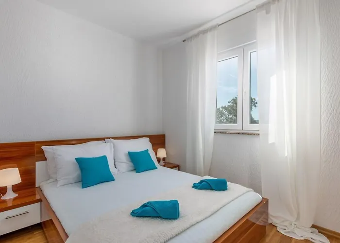 Apartment Mit Balkon Und Meerblick By Interhome