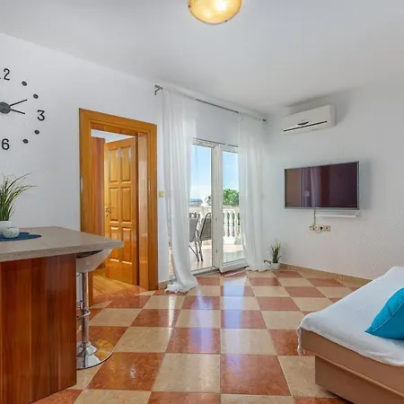 Mit Balkon Und Meerblick By Interhome דראמליי
