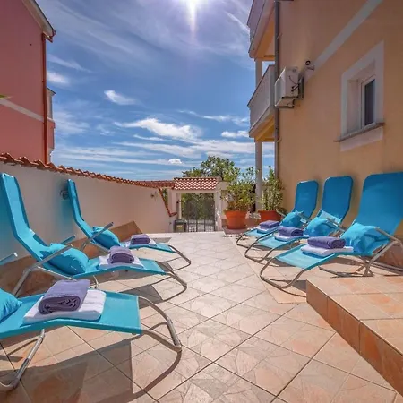Mit Balkon Und Meerblick By Interhome דירה *