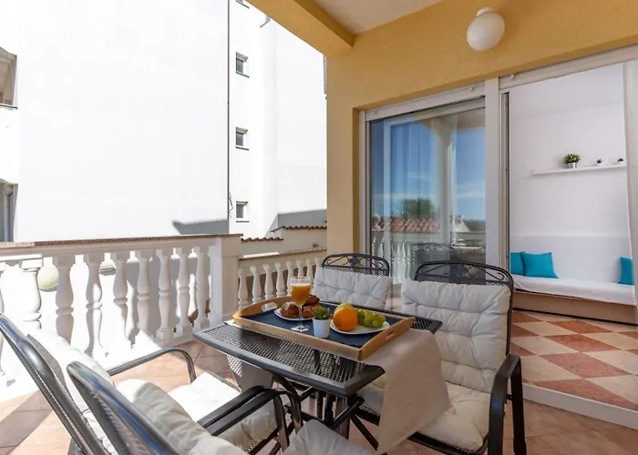 Mit Balkon Und Meerblick By Interhome